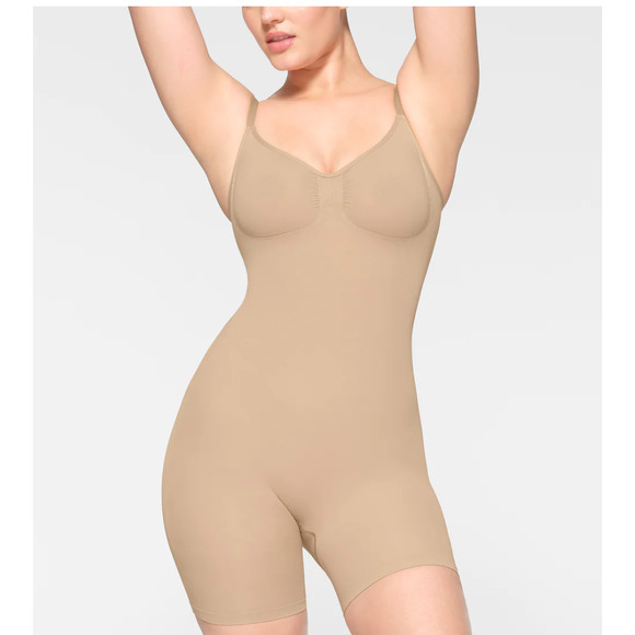 #84 Seamless Sculpt Mid Thigh Bodysuit - Picture 1 of 6